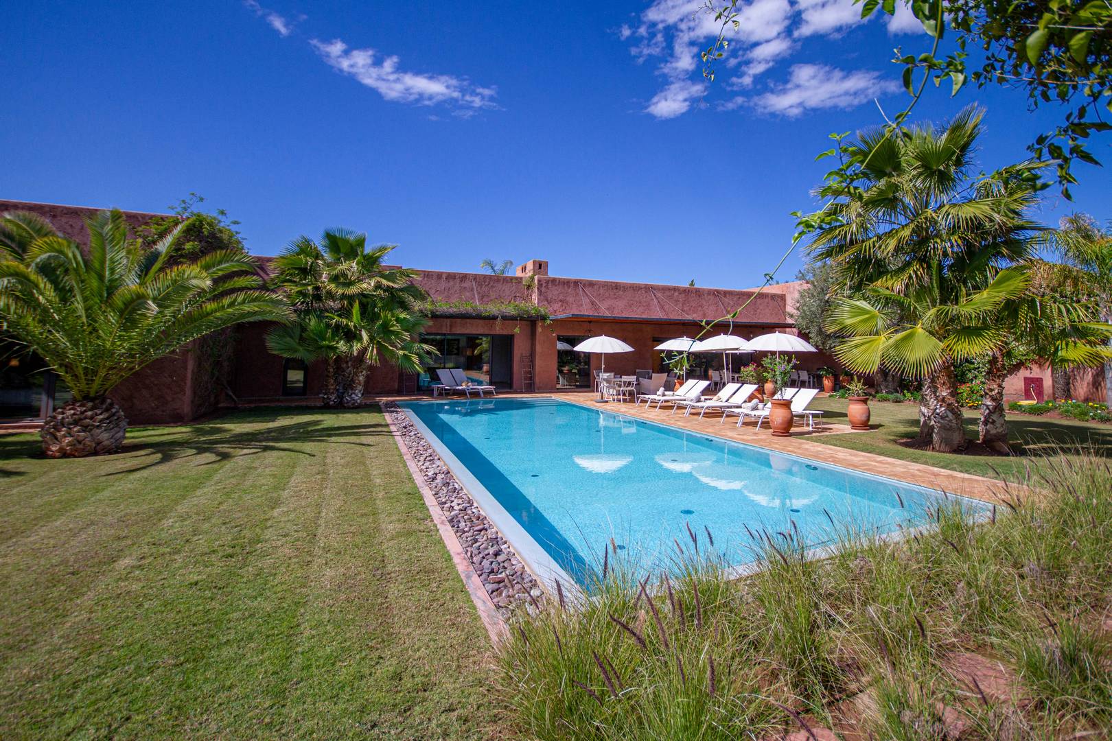 villa 4 ou 5 chambres/ piscine