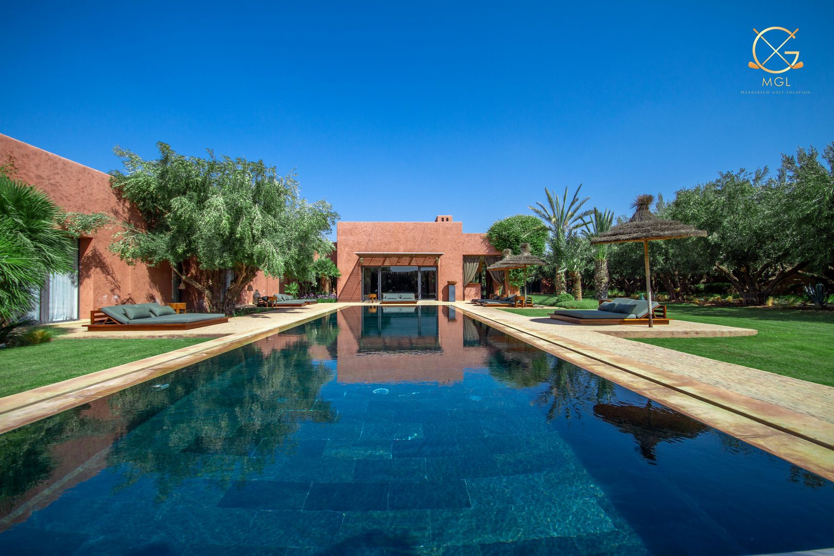 Villa 4 chambres/ piscine et Spa