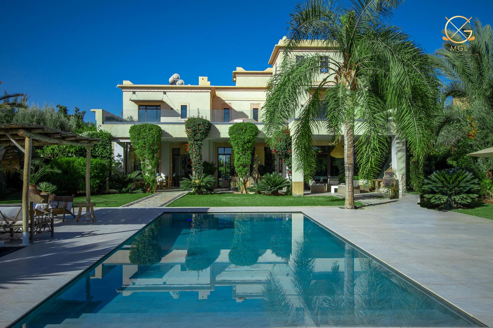 villa 5 chambres/ piscine